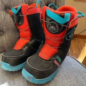 Youth Size 3 Burton BOA Snowboard Boots